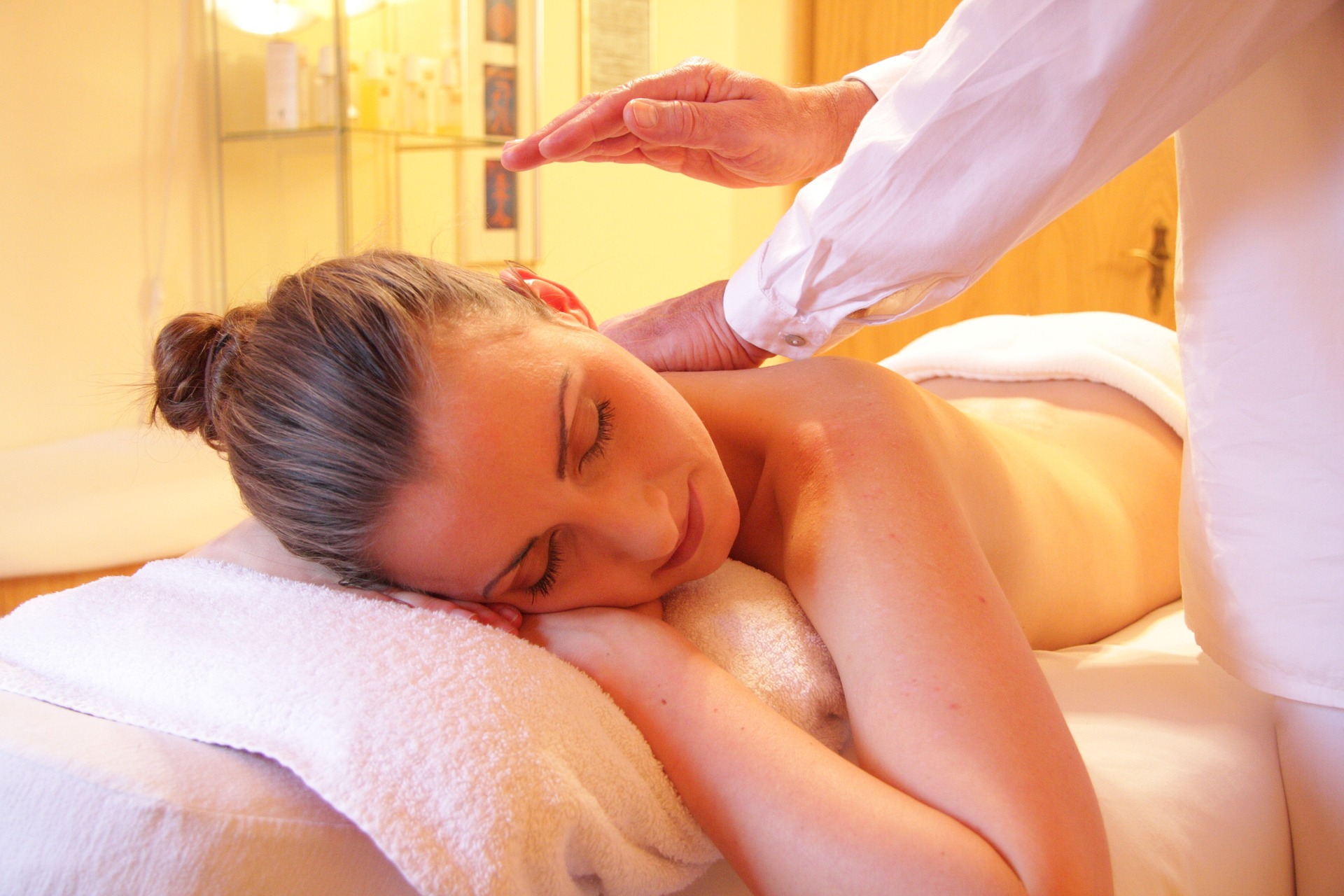 Holistic therapy treatment centers provide a unique approach to mental health treatment, such as with massage.